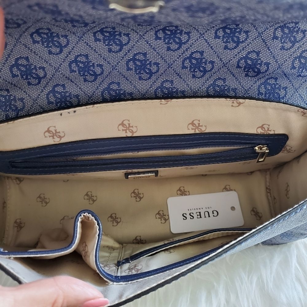 Guess Handbag - Picture 8 of 15